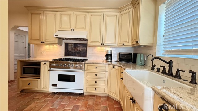 Detail Gallery Image 10 of 28 For 420 N Campbell Ave, Alhambra,  CA 91801 - 3 Beds | 1/1 Baths