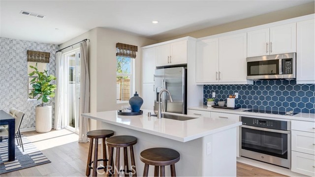 Detail Gallery Image 2 of 24 For 4461 S Patterson Paseo, Ontario,  CA 91762 - 4 Beds | 2/1 Baths