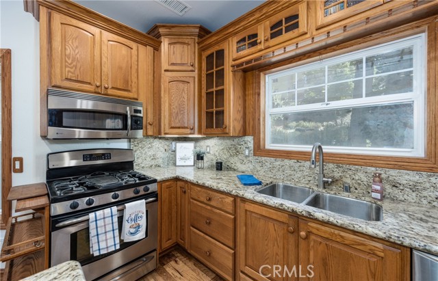Detail Gallery Image 10 of 41 For 1840 Old Waterman Canyon Rd, San Bernardino,  CA 92404 - 3 Beds | 3/1 Baths