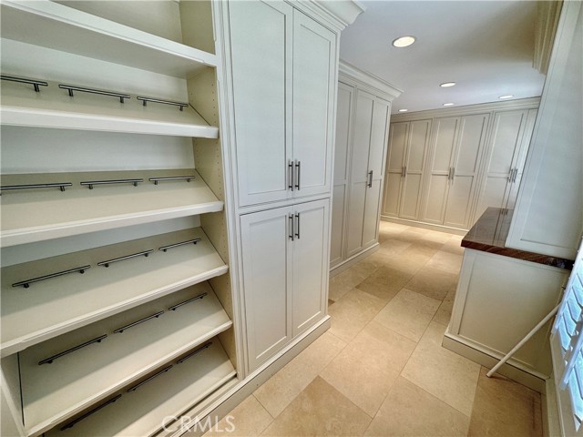 Detail Gallery Image 27 of 59 For 5871 Country View Dr, Yorba Linda,  CA 92886 - 4 Beds | 4 Baths