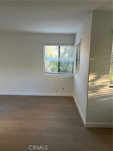 29752 Strawberry Hill Drive, Agoura Hills CA: https://media.crmls.org/medias/5179da4e-2fb7-4981-a7a7-c1266cdc0a32.jpg