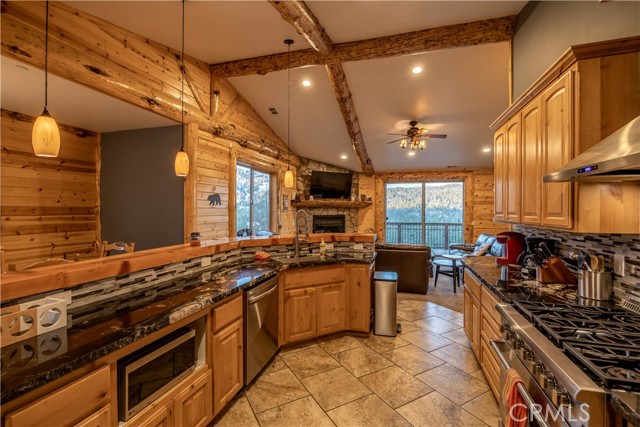 Detail Gallery Image 7 of 44 For 43451 Sheephorn Rd, Big Bear Lake,  CA 92315 - 6 Beds | 4/1 Baths