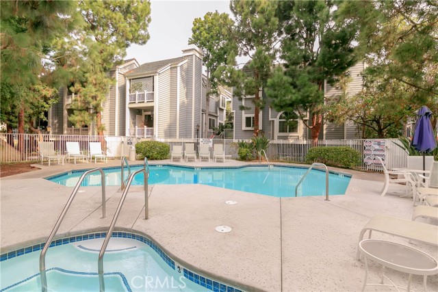 8505 Gulana Avenue, Playa del Rey CA: https://media.crmls.org/medias/517c389f-6663-42c3-a6f1-ac79e6605839.jpg