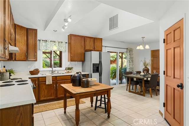 Detail Gallery Image 15 of 58 For 2740 Revere Ln, Chico,  CA 95973 - 3 Beds | 2 Baths