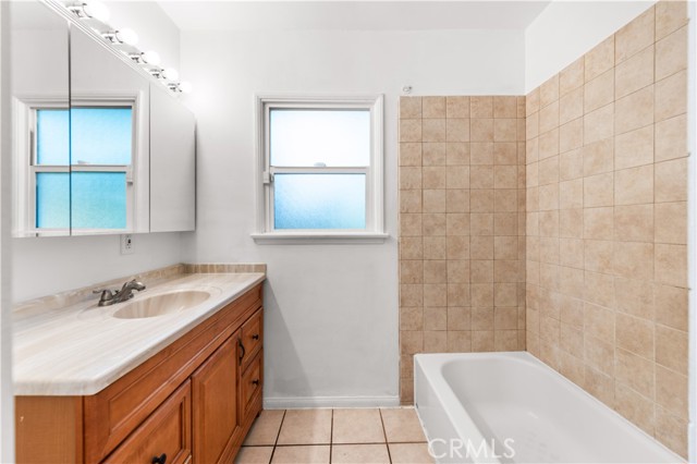 127 S Fernwood Street, West Covina CA: https://media.crmls.org/medias/517d2aae-2871-4c9e-8d41-db35c82ee653.jpg