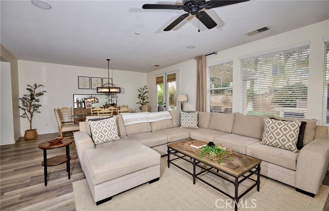 Detail Gallery Image 11 of 49 For 32118 Clear Springs, Winchester,  CA 92596 - 4 Beds | 2/1 Baths