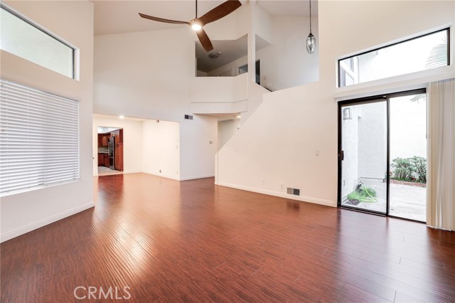 Detail Gallery Image 5 of 21 For 4444 Spencer St, Torrance,  CA 90503 - 4 Beds | 3 Baths