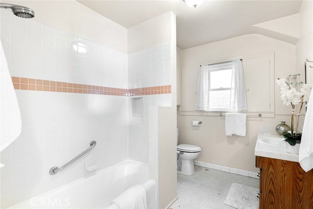 Detail Gallery Image 12 of 48 For 8933 Gibson St, Los Angeles,  CA 90034 - 4 Beds | 2 Baths