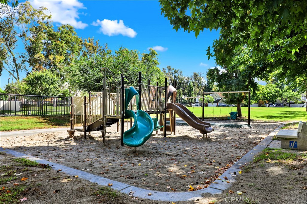 MLS #OC25245389 image #25