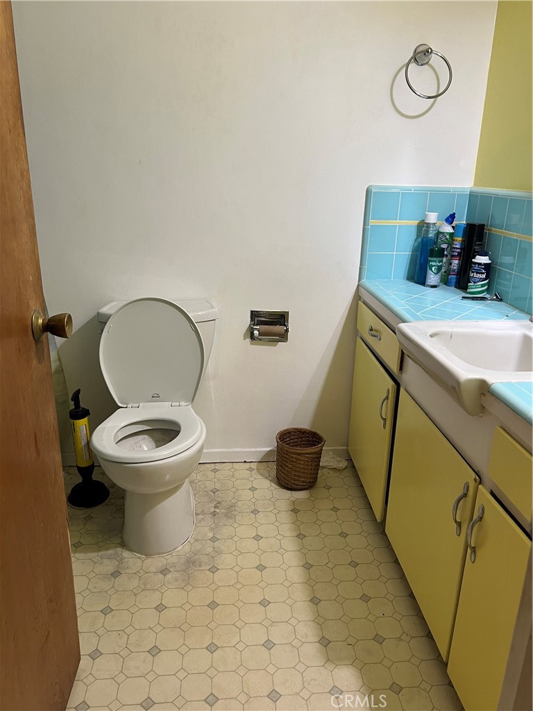 https://media.crmls.org/medias/517f4610-d8b4-429c-89c8-84eae57d1e02.jpg?preset=X-Large