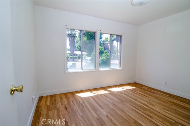 10520 Haskell Avenue, Granada Hills CA: https://media.crmls.org/medias/517f6ae3-42d1-43f3-9a0c-d7fb3f17c2ac.jpg