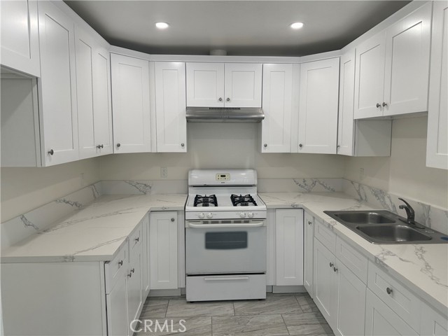 Detail Gallery Image 13 of 16 For 219 E Maple St #6,  Glendale,  CA 91205 - 3 Beds | 2 Baths
