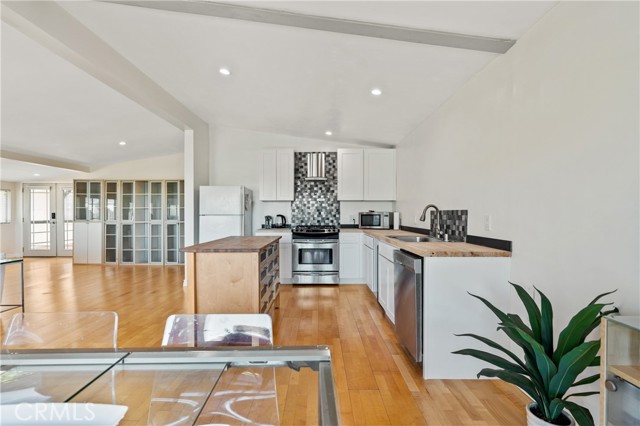 Detail Gallery Image 11 of 55 For 23777 Mulholland Hwy #62,  Calabasas,  CA 91302 - 4 Beds | 4 Baths