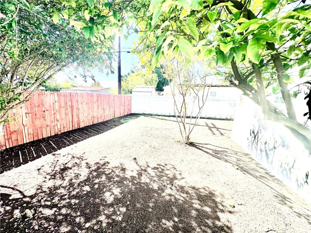 13723 Pinney Street, Pacoima CA: https://media.crmls.org/medias/5181063a-3c70-4edb-9e9a-a77ef82d11fe.jpg