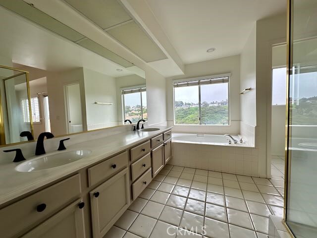 51 St Kitts, Dana Point CA: https://media.crmls.org/medias/51812e83-a5fd-4aed-915b-494099ab0cf2.jpg
