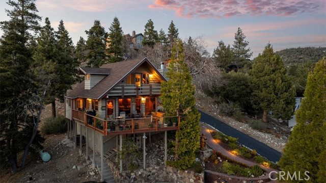 Detail Gallery Image 2 of 38 For 1285 Ridge Rd, Fawnskin,  CA 92333 - 3 Beds | 2 Baths