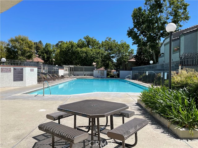 40 Brownfield Lane, Pomona CA: https://media.crmls.org/medias/51834964-660b-4735-907a-0068eca22fee.jpg