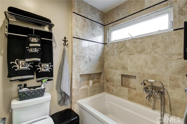 Image 51 of 75 For 22637 Cascade