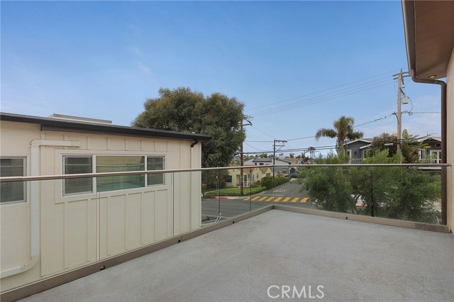 2025 Prospect Avenue, Hermosa Beach CA: https://media.crmls.org/medias/5183912d-2e9e-4010-a65e-a88daa9b9a79.jpg