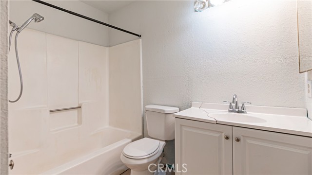 Detail Gallery Image 16 of 20 For 15970 Lindero St, Victorville,  CA 92395 - 3 Beds | 2 Baths