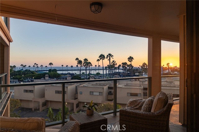 130 The Village, Redondo Beach, California 90277, 2 Bedrooms Bedrooms, ,2 BathroomsBathrooms,Residential,Sold,The Village,SB24177868