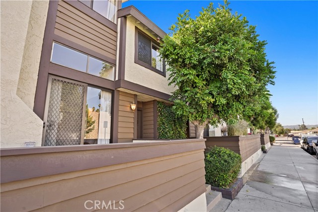 Detail Gallery Image 6 of 53 For 19355 Sherman Way #41,  Reseda,  CA 91335 - 2 Beds | 2/1 Baths