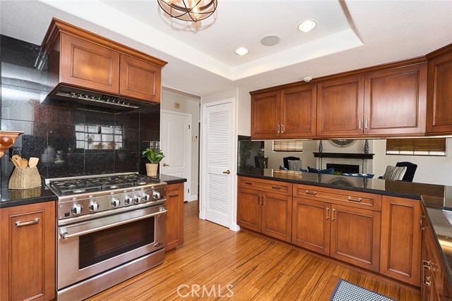 385 Park Avenue, Long Beach CA: https://media.crmls.org/medias/5186b4a4-6ca2-47b9-8a60-52cab2ae7dd9.jpg