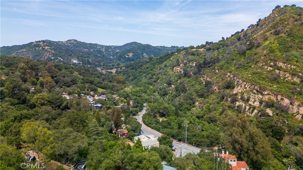 https://media.crmls.org/medias/5188f732-1a66-4e3d-873e-b5fc82998d59.jpg?preset=X-Large