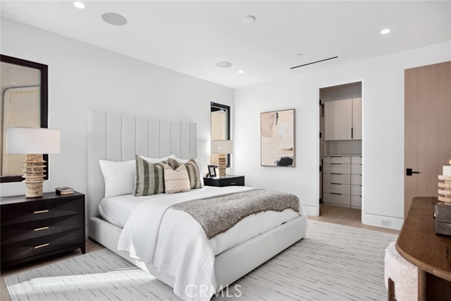 2501 Seaview Ave, Corona del Mar CA: https://media.crmls.org/medias/5188f7ed-2453-4fe9-80ce-3c2dd9c4d986.jpg