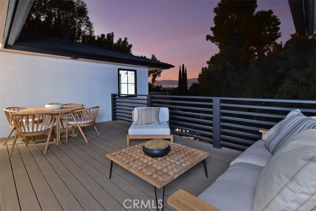 Detail Gallery Image 9 of 68 For 13327 Cheltenham Dr, Sherman Oaks,  CA 91423 - 4 Beds | 5/1 Baths