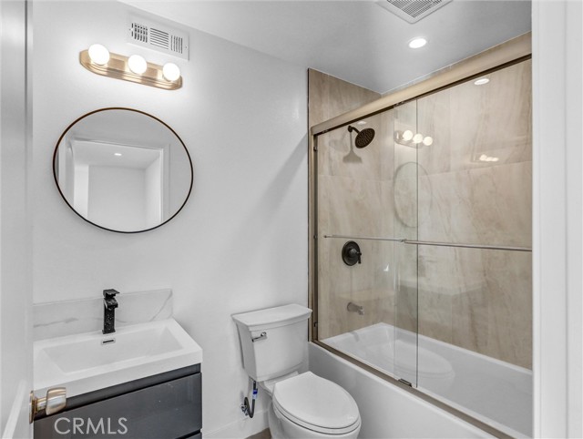 Detail Gallery Image 10 of 27 For 1231 S Rowan Ave, Los Angeles,  CA 90023 - 5 Beds | 5 Baths