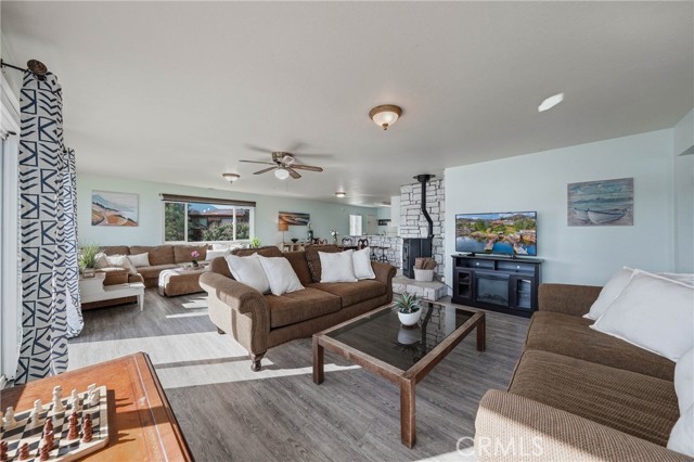 Detail Gallery Image 9 of 49 For 4045 Mesa, Clearlake,  CA 95422 - 3 Beds | 1/1 Baths