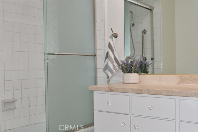 Shared Full Bathroom