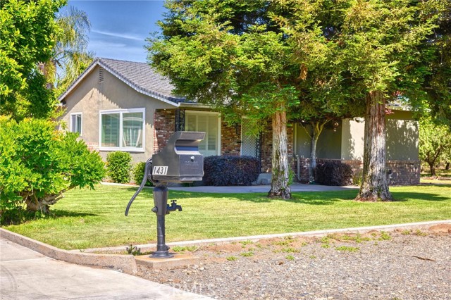 Detail Gallery Image 4 of 30 For 1431 Clark Rd, Modesto,  CA 95358 - 3 Beds | 2 Baths