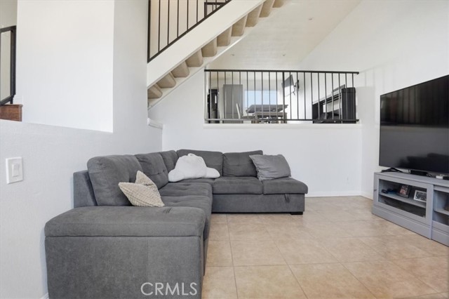 Detail Gallery Image 4 of 43 For 14325 Foothill #9,  Sylmar,  CA 91342 - 2 Beds | 2/1 Baths