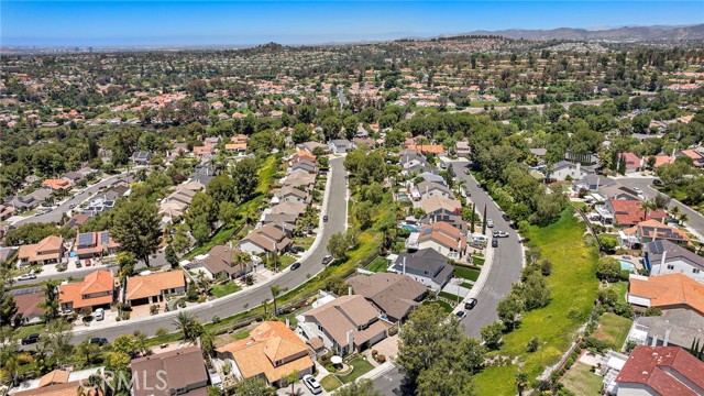 28215 Leticia, Mission Viejo CA: https://media.crmls.org/medias/518a6880-38b0-47a9-b93d-f2b5ed8d4816.jpg