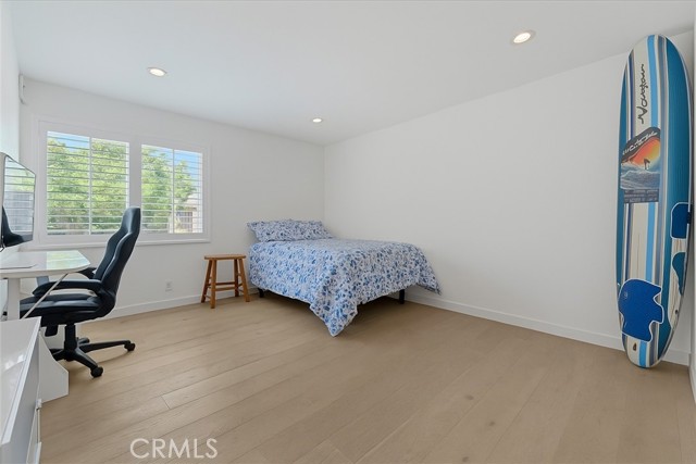 Image 32 of 39 For 23760 Oakfield Road