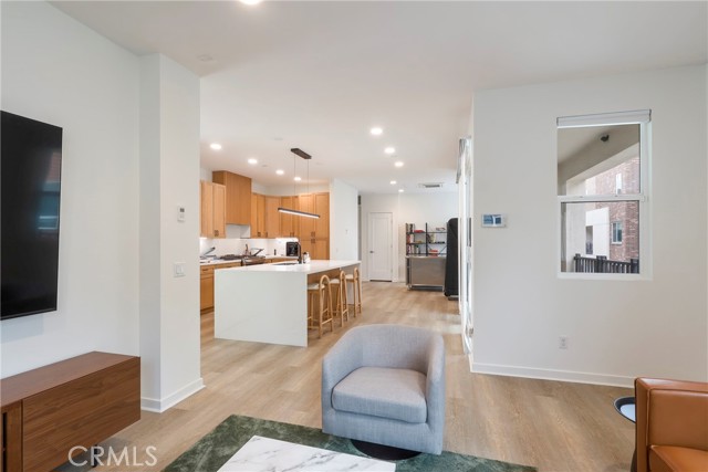 Detail Gallery Image 6 of 34 For 809 Brickyard Ln, Costa Mesa,  CA 92627 - 2 Beds | 2/2 Baths