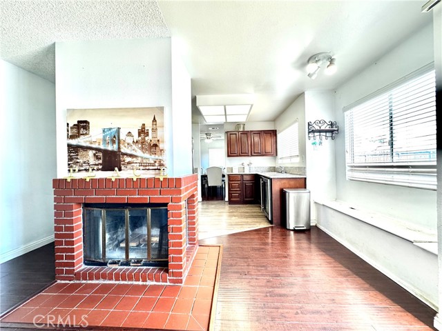 Detail Gallery Image 10 of 21 For 11948 Albion Way, Moreno Valley,  CA 92557 - 4 Beds | 2/1 Baths