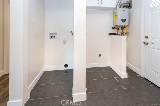 716 W Glenoaks Boulevard, Glendale CA: https://media.crmls.org/medias/518bc581-6cc6-48f0-91de-8cca76cf839b.jpg