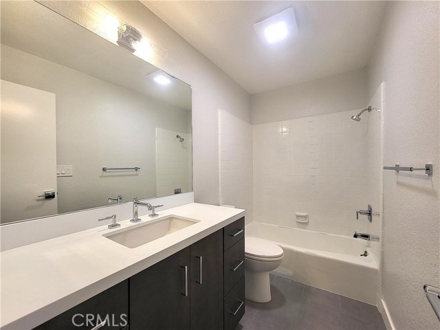 Detail Gallery Image 30 of 37 For 161 Monterey a,  Hermosa Beach,  CA 90254 - 3 Beds | 2/1 Baths