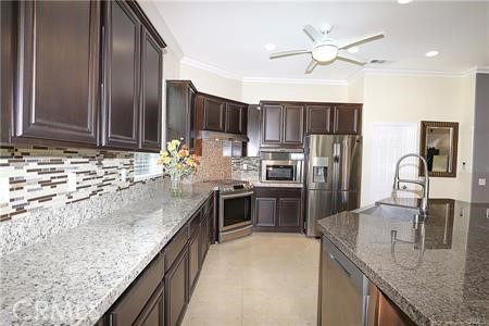 Detail Gallery Image 8 of 37 For 1653 Honors, Corona,  CA 92883 - 4 Beds | 3 Baths