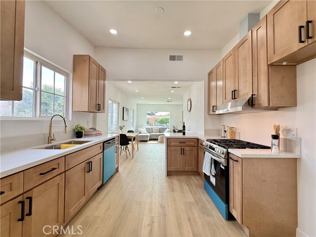 Detail Gallery Image 20 of 42 For 1327 W 97th Street, Los Angeles,  CA 90044 - 3 Beds | 2 Baths