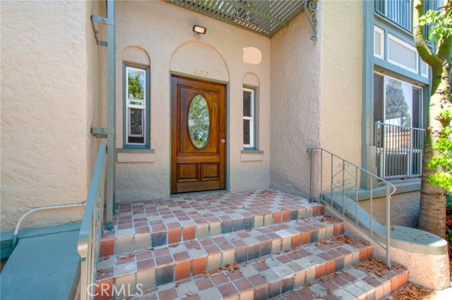 Detail Gallery Image 2 of 24 For 251 N Kenmore Ave #2,  Los Angeles,  CA 90004 - 2 Beds | 1 Baths