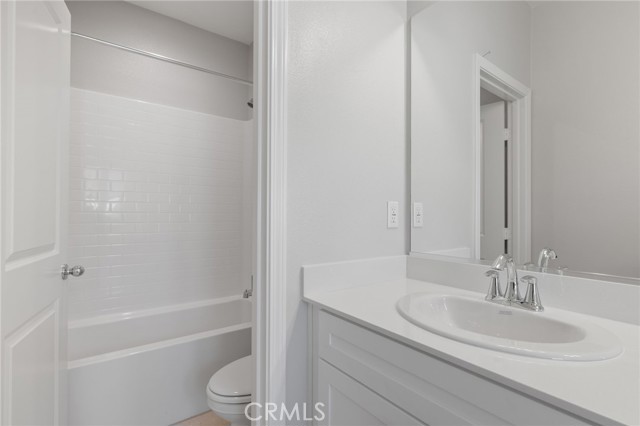 5804 Levanto Street, Bakersfield CA: https://media.crmls.org/medias/518d540b-c06b-469a-8400-739aaee46cdc.jpg