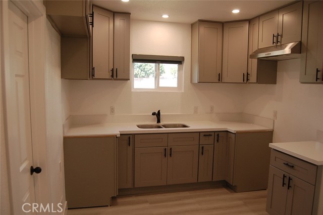 Detail Gallery Image 5 of 18 For 16436 Foothill Bld #1/2,  Fontana,  CA 92335 - 2 Beds | 1 Baths