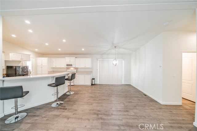 1573 Smoke Tree Road, Pinon Hills CA: https://media.crmls.org/medias/518e4fa5-7c54-4ee4-b3e5-313abc5a70c5.jpg