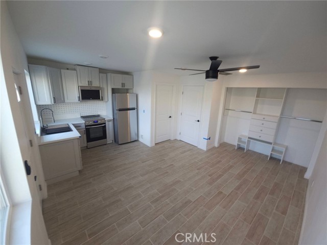 Detail Gallery Image 23 of 28 For 636 W 107th, Los Angeles,  CA 90044 - 3 Beds | 2 Baths