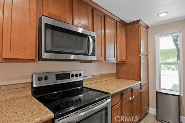 101 Abbeywood Lane, Aliso Viejo CA: https://media.crmls.org/medias/518fa462-abe3-4362-a9c0-b9c7bb67fee1.jpg