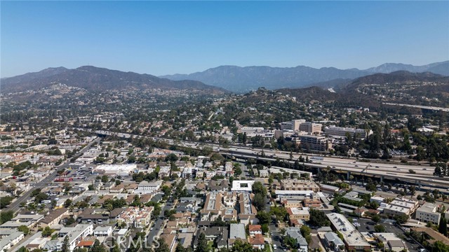 Detail Gallery Image 45 of 54 For 121 Sinclair Ave #207,  Glendale,  CA 91206 - 2 Beds | 2 Baths